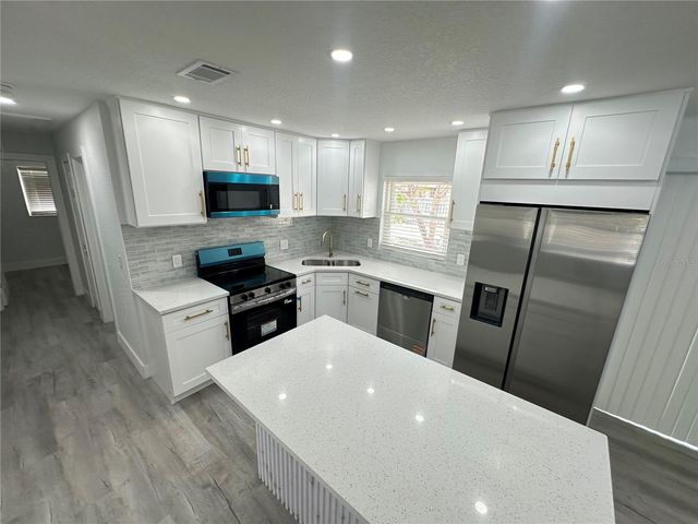 6405 S MANHATTAN AVENUE, Tampa, FL 33616