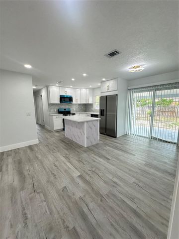 6405 S MANHATTAN AVENUE, Tampa, FL 33616