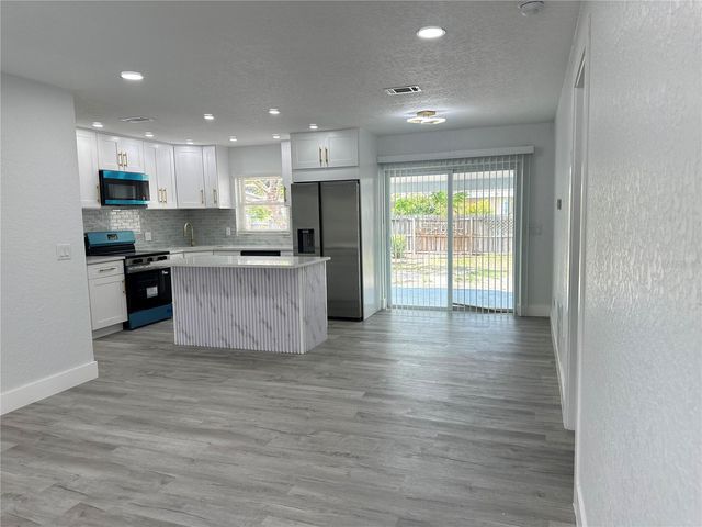 6405 S MANHATTAN AVENUE, Tampa, FL 33616