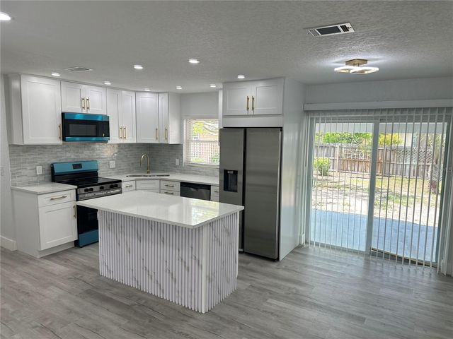 6405 S MANHATTAN AVENUE, Tampa, FL 33616