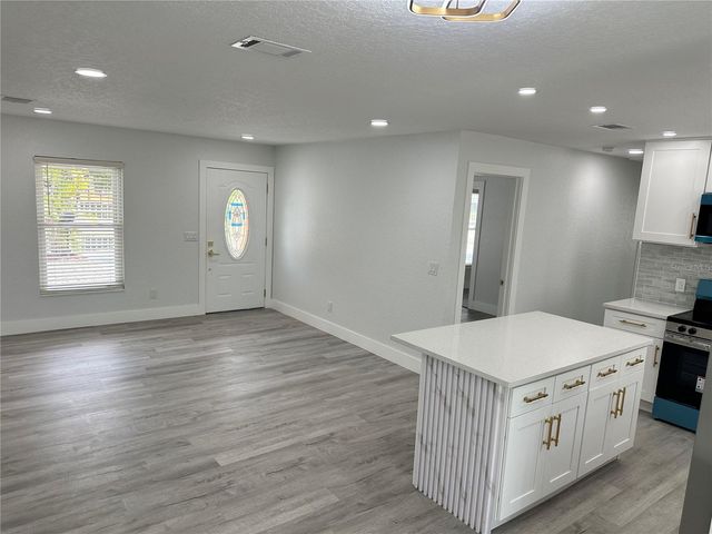 6405 S MANHATTAN AVENUE, Tampa, FL 33616
