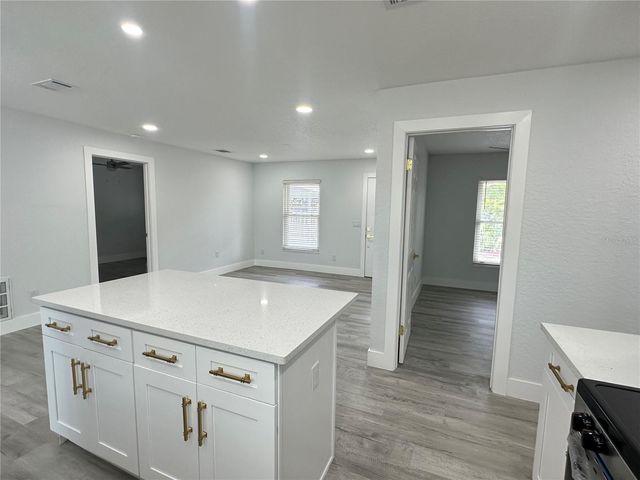6405 S MANHATTAN AVENUE, Tampa, FL 33616