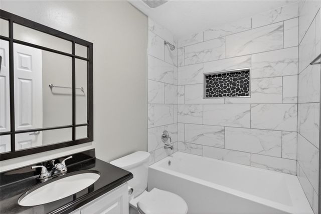 536 NE 43RD COURT, Ocala, FL 34470
