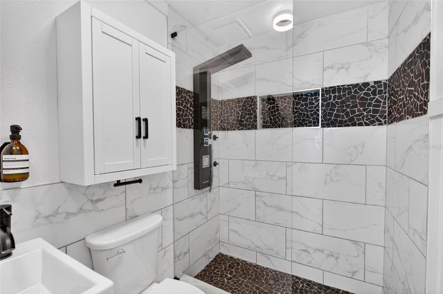 536 NE 43RD COURT, Ocala, FL 34470