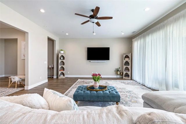 944 Horizon Drive, Madera, CA 93636