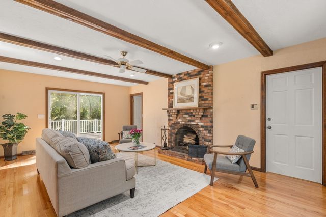 942 Salem End Road, Framingham, MA 01702
