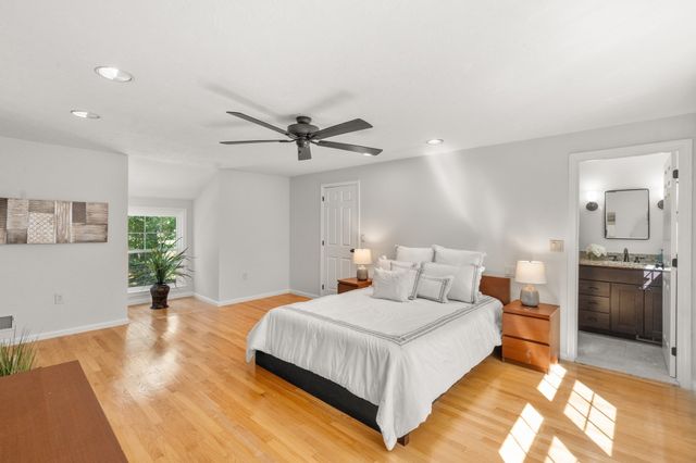 942 Salem End Road, Framingham, MA 01702