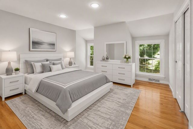 942 Salem End Road, Framingham, MA 01702