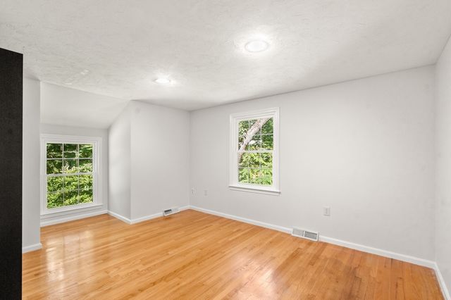 942 Salem End Road, Framingham, MA 01702