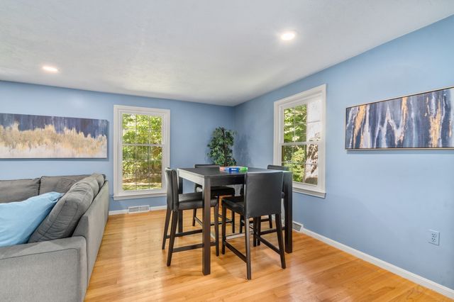 942 Salem End Road, Framingham, MA 01702