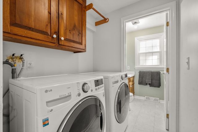 942 Salem End Road, Framingham, MA 01702