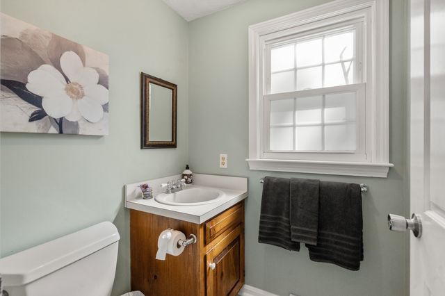 942 Salem End Road, Framingham, MA 01702