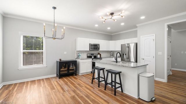 2410 Cedar Lane, Kernersville, NC 27284