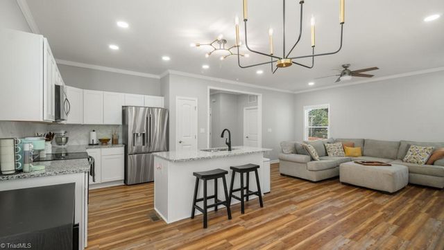 2410 Cedar Lane, Kernersville, NC 27284