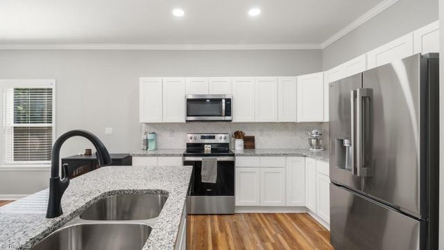 2410 Cedar Lane, Kernersville, NC 27284