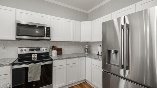 2410 Cedar Lane, Kernersville, NC 27284