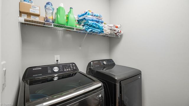 2410 Cedar Lane, Kernersville, NC 27284