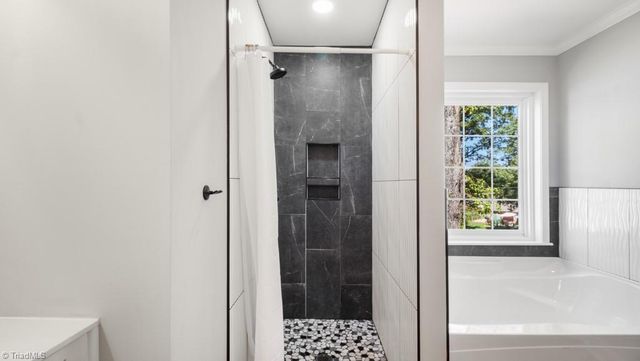 2410 Cedar Lane, Kernersville, NC 27284