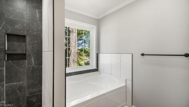 2410 Cedar Lane, Kernersville, NC 27284