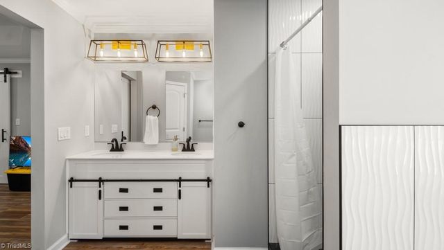 2410 Cedar Lane, Kernersville, NC 27284