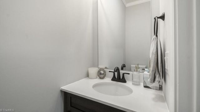 2410 Cedar Lane, Kernersville, NC 27284