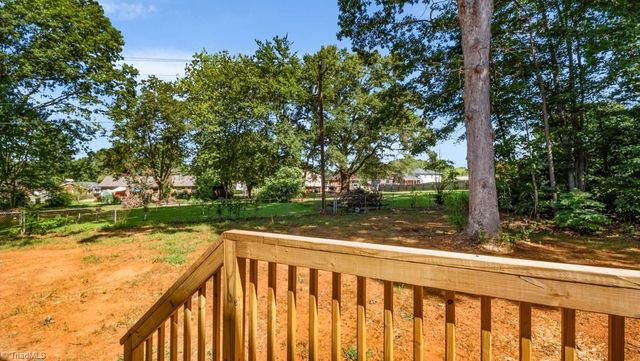 2410 Cedar Lane, Kernersville, NC 27284