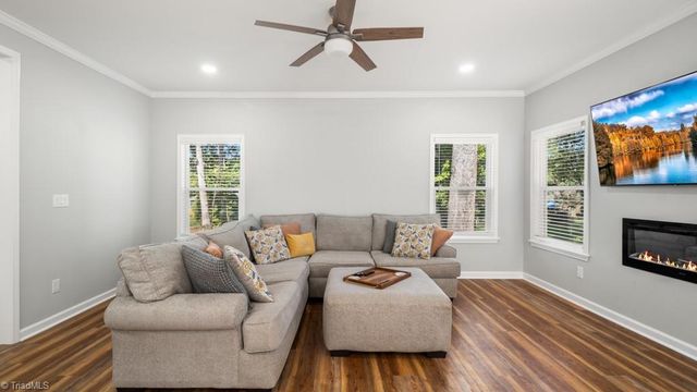 2410 Cedar Lane, Kernersville, NC 27284