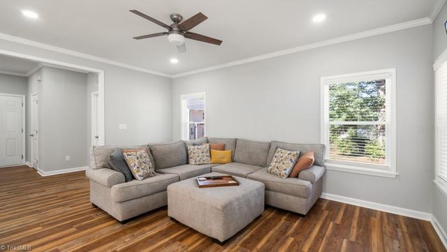 2410 Cedar Lane, Kernersville, NC 27284