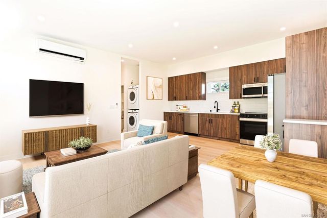 1160 Erica St, Escondido, CA 92027