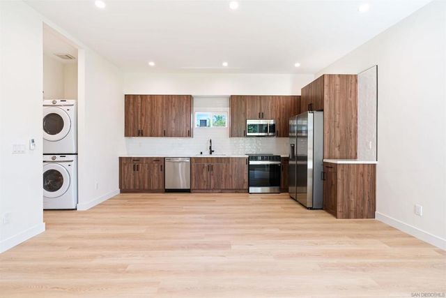 1160 Erica St, Escondido, CA 92027