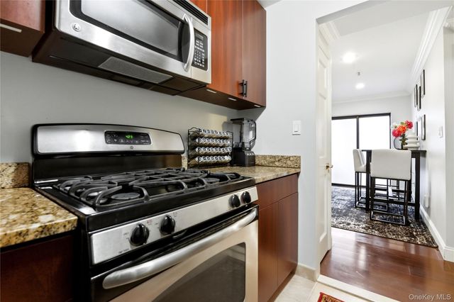 141-16 84th Drive 5A, Briarwood, NY 11435