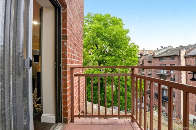 141-16 84th Drive 5A, Briarwood, NY 11435