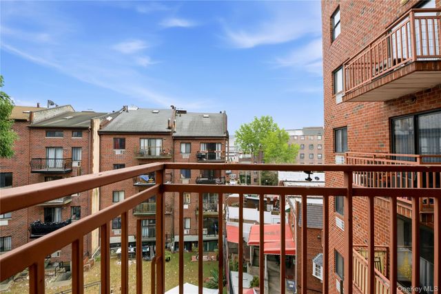 141-16 84th Drive 5A, Briarwood, NY 11435