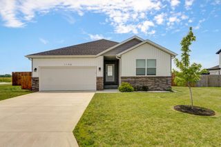 1158 West Holly Street, Republic, MO 65738