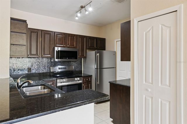 1460 LAKE SHADOW CIRCLE 7207, Maitland, FL 32751
