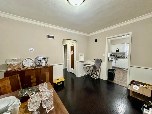 401 W FORREST HILL Avenue, Peoria, IL 61604