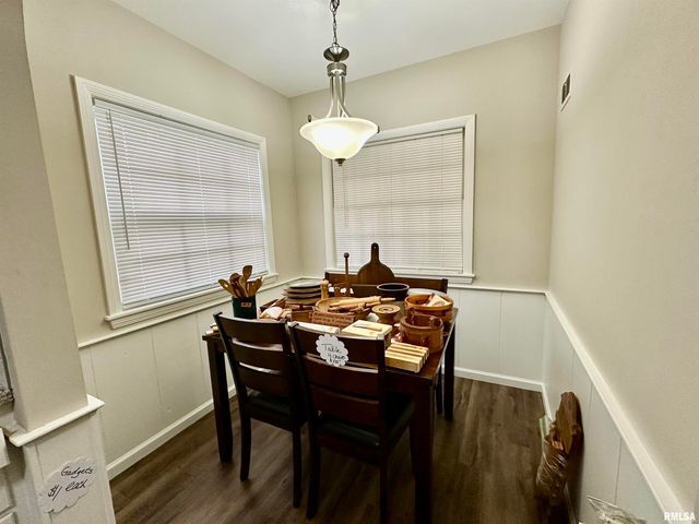 401 W FORREST HILL Avenue, Peoria, IL 61604