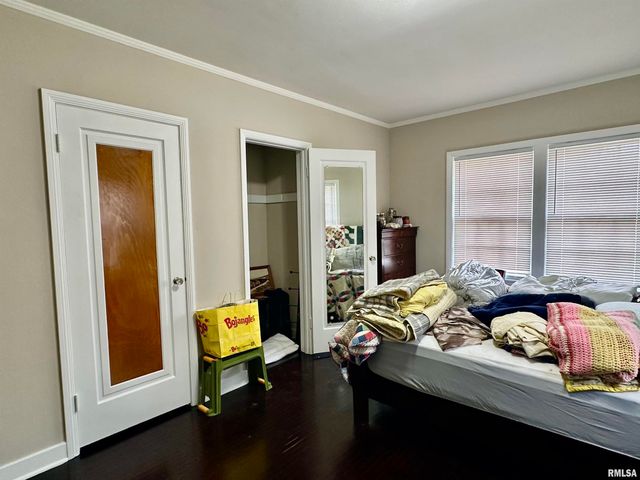 401 W FORREST HILL Avenue, Peoria, IL 61604