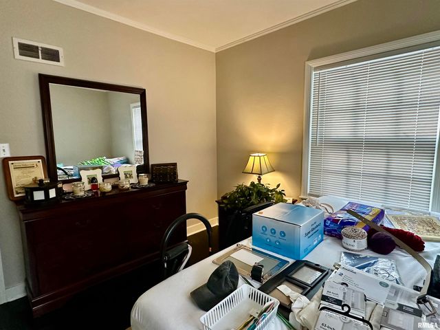 401 W FORREST HILL Avenue, Peoria, IL 61604