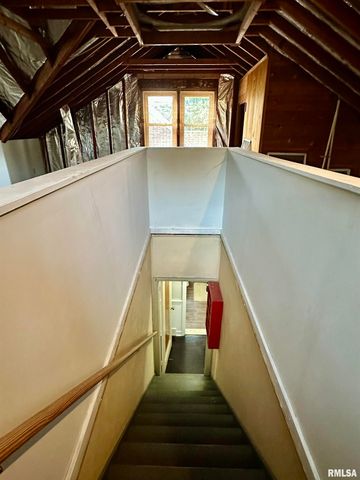 401 W FORREST HILL Avenue, Peoria, IL 61604