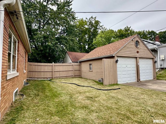 401 W FORREST HILL Avenue, Peoria, IL 61604