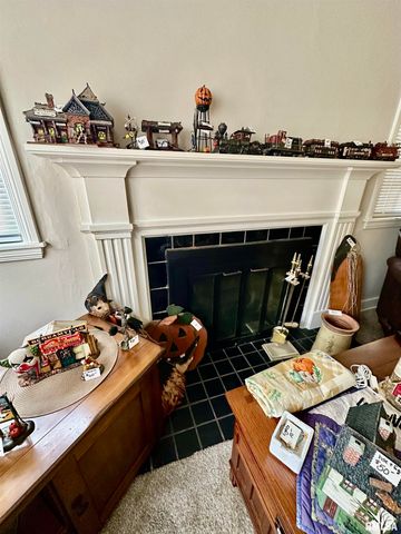 401 W FORREST HILL Avenue, Peoria, IL 61604