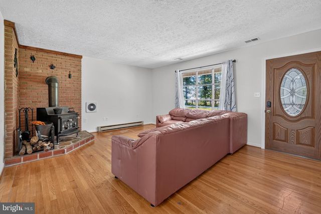 313 KNIGHT DR, White Post, VA 22663