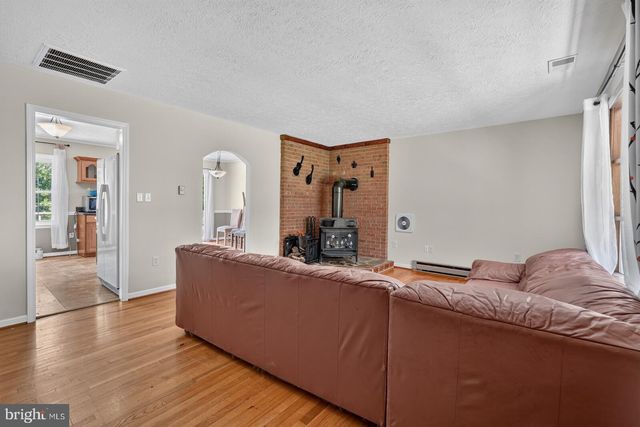 313 KNIGHT DR, White Post, VA 22663