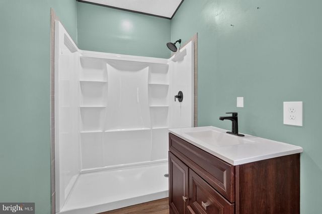 313 KNIGHT DR, White Post, VA 22663