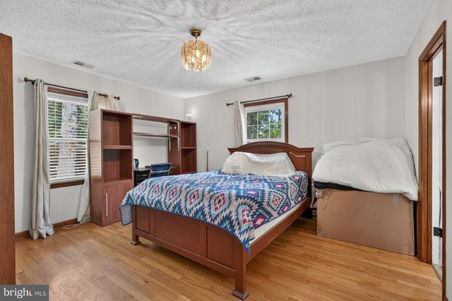 313 KNIGHT DR, White Post, VA 22663