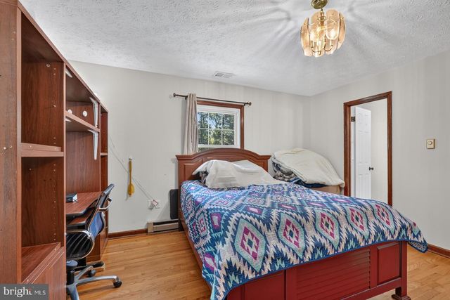 313 KNIGHT DR, White Post, VA 22663