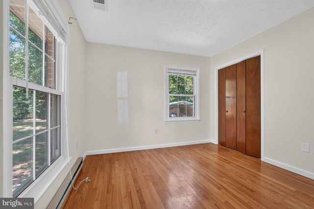 313 KNIGHT DR, White Post, VA 22663