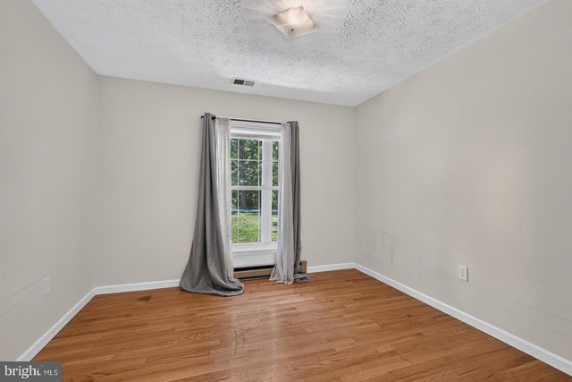 313 KNIGHT DR, White Post, VA 22663