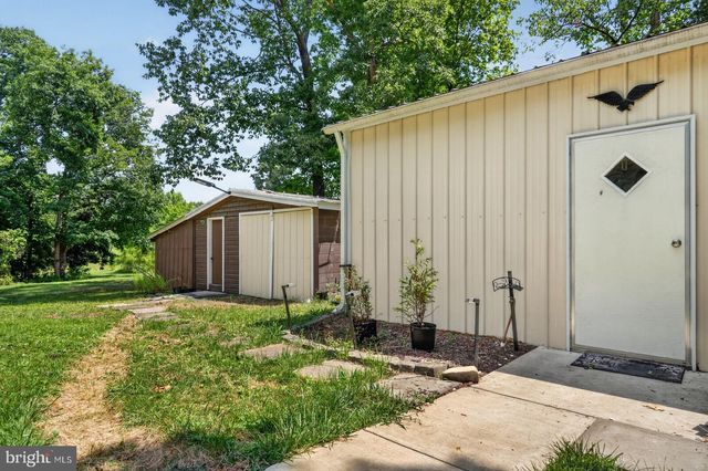 313 KNIGHT DR, White Post, VA 22663